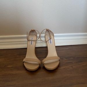 Steve Madden Simple Nude Heels